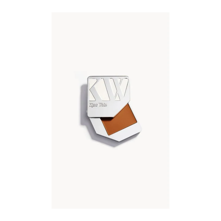 Кремовий тональний засіб Kjaer Weis Cream Foundation / D330 – Flawless