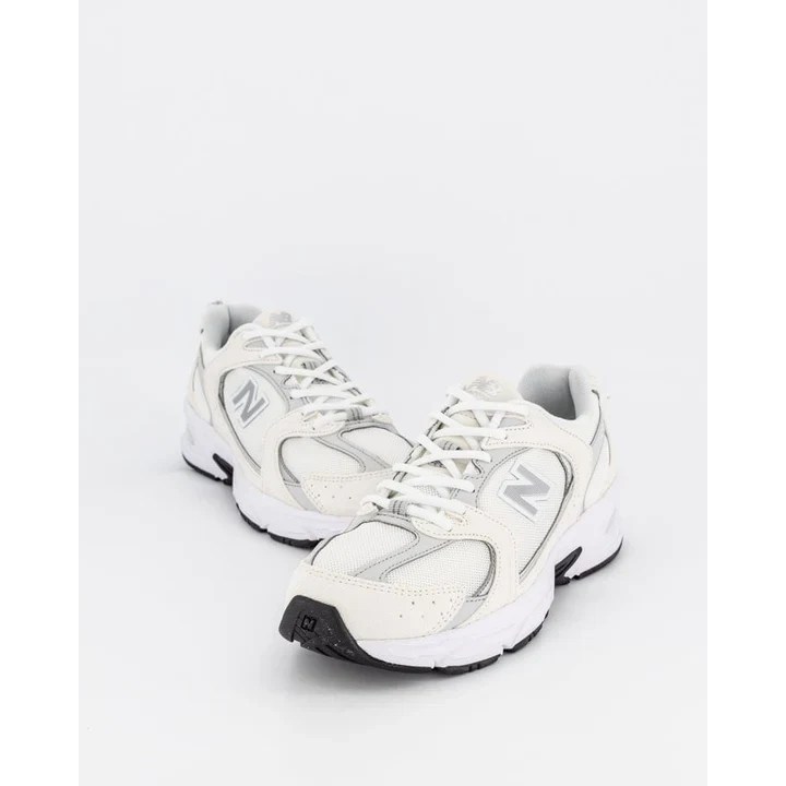 Світлі кросівки New Balance 530