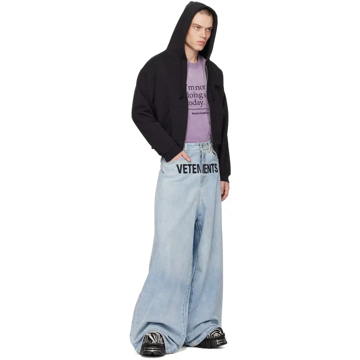 Широкі джинси Vetements із вишитим логотипом