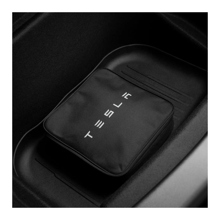 Портативное зарядное устройство Tesla Mobile Connector