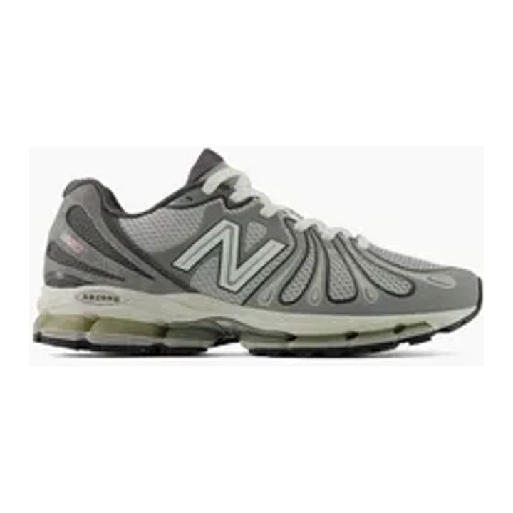 Кросівки New Balance 2002R