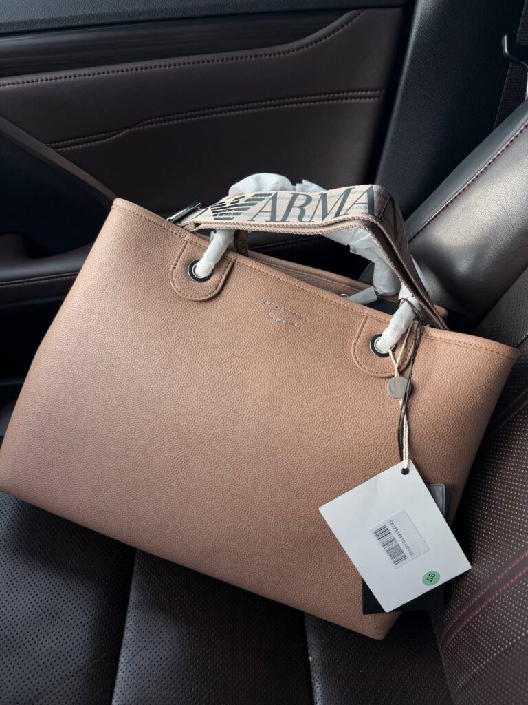Сумка Armani, викуплена для клієнта VIPBRAND.