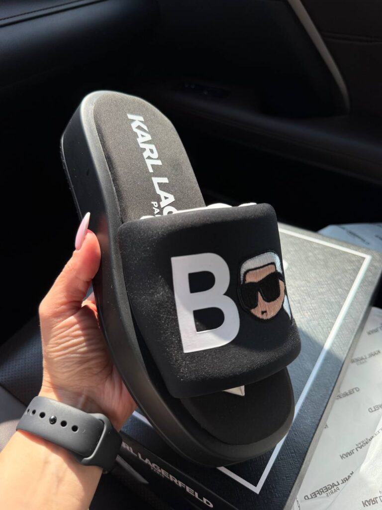 Шльопанці Karl Lagerfeld, викуплені для клієнта VIPBRAND.