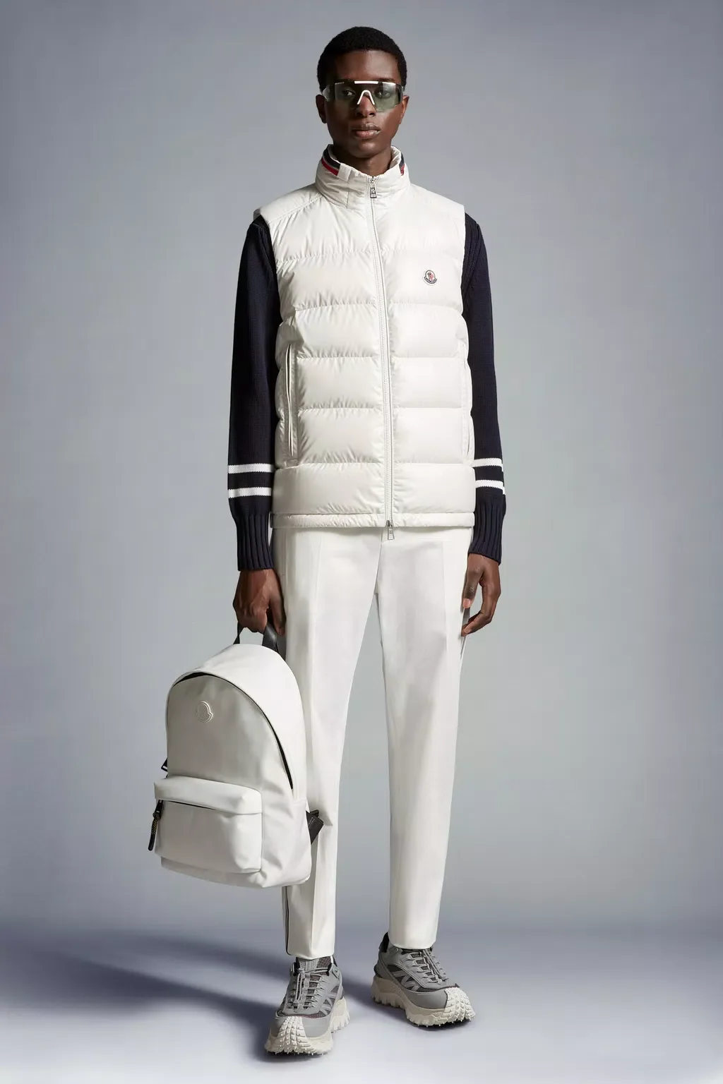 Білий пуховий жилет Moncler