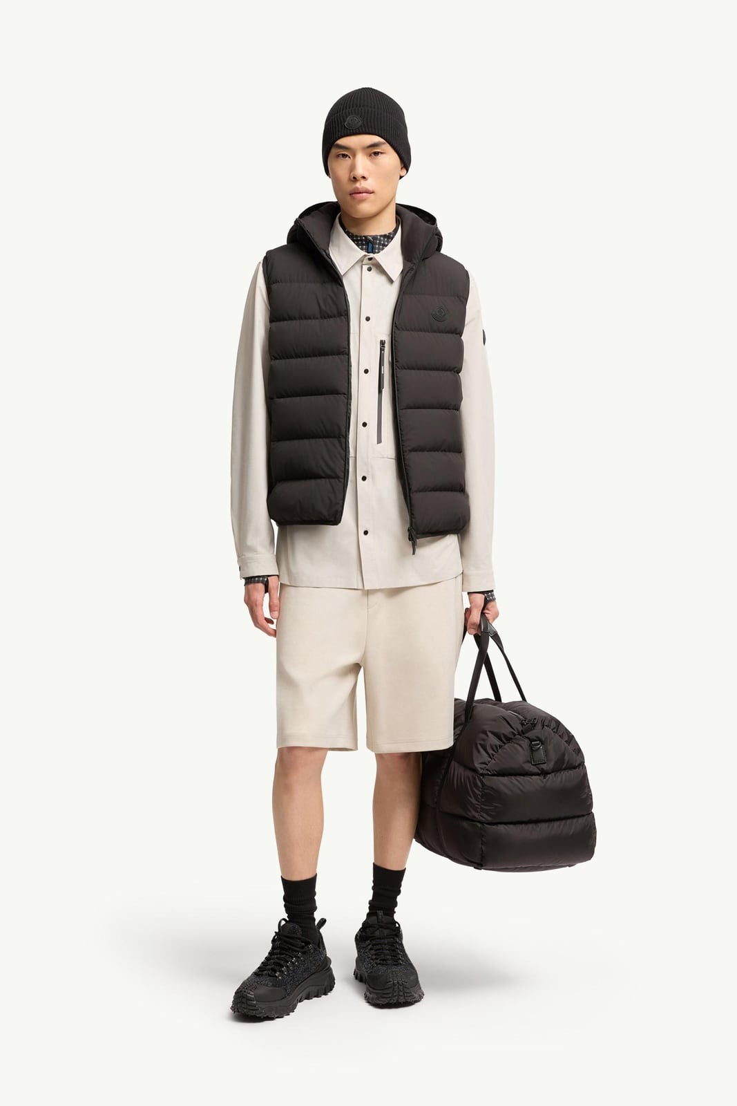 Чорний жилет Moncler Arinella з капюшоном