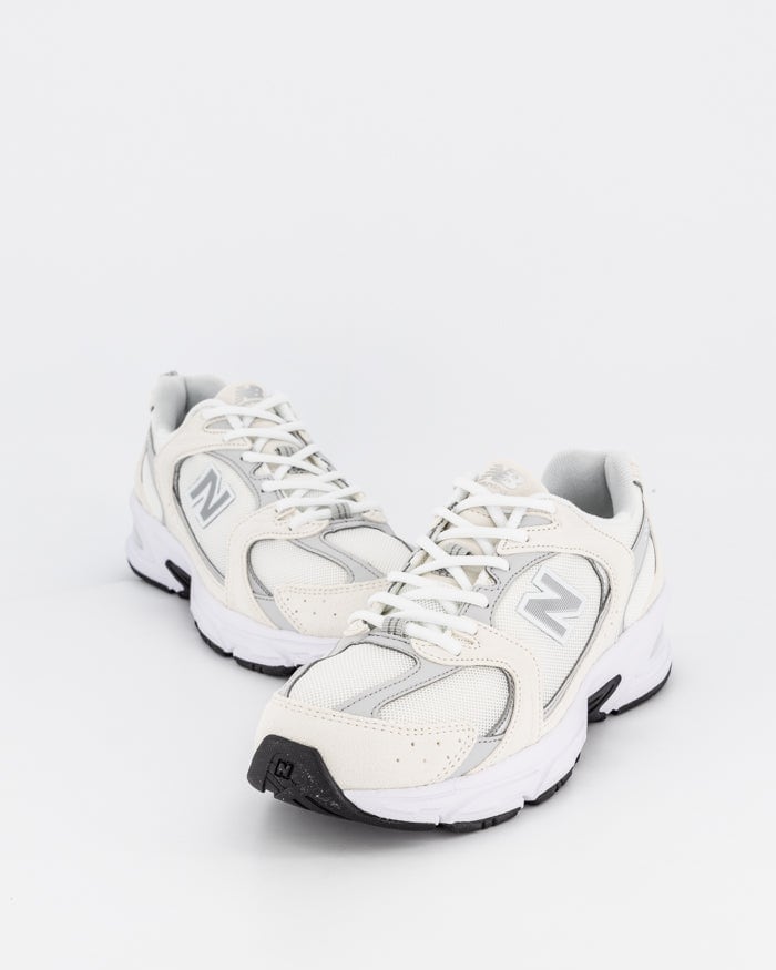 Світлі кросівки New Balance 530
