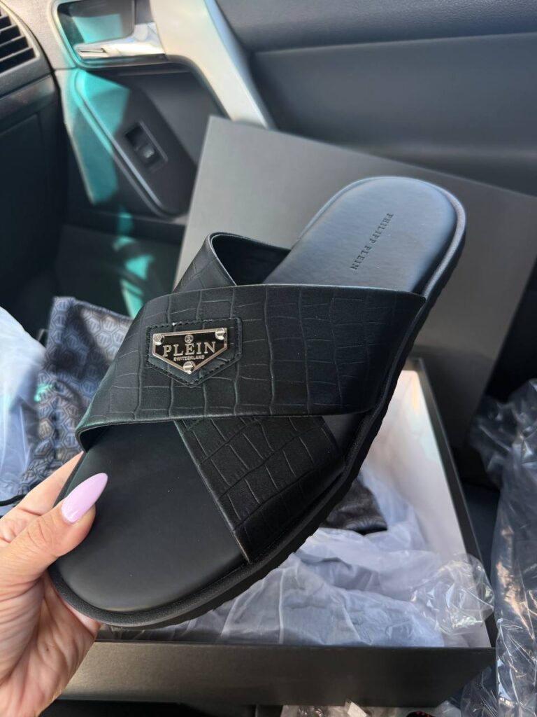 Шльопанці Philipp Plein — реальне замовлення клієнта VIPBRAND