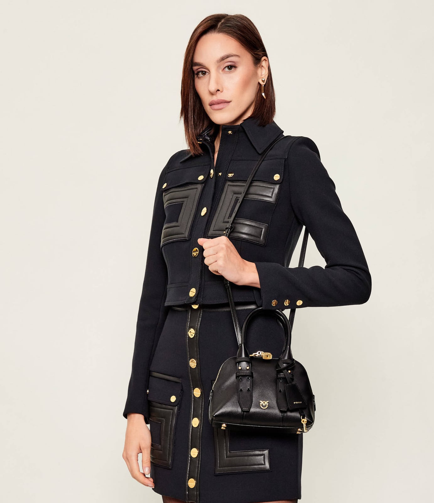 Чорна сумка Pinko Bowling Bag Mini