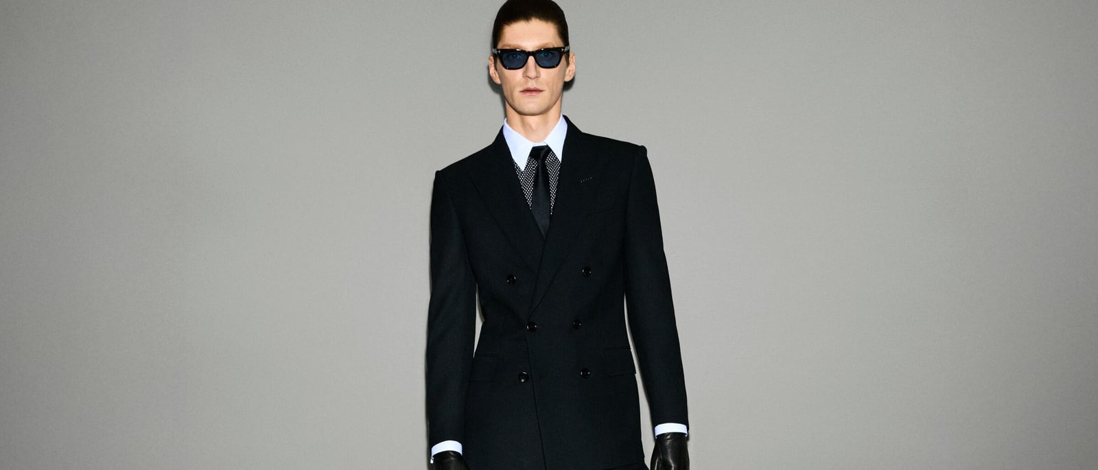 Чорний чоловічий костюм Tom Ford