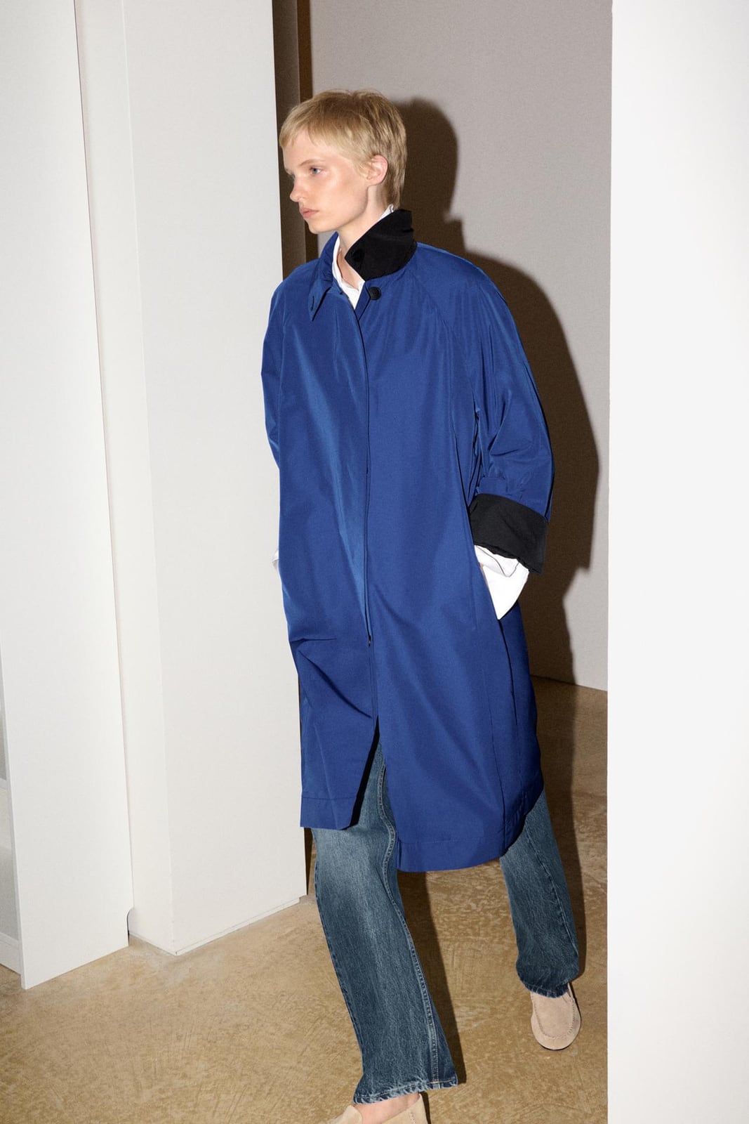 Жіночий образ Zara з тренчем ZW Collection